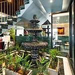 Foxoso Hotel, Delhi Airport