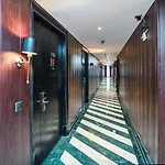 Foxoso Hotel, Delhi Airport