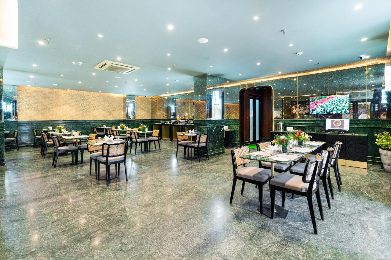 Foxoso Hotel, Delhi Airport
