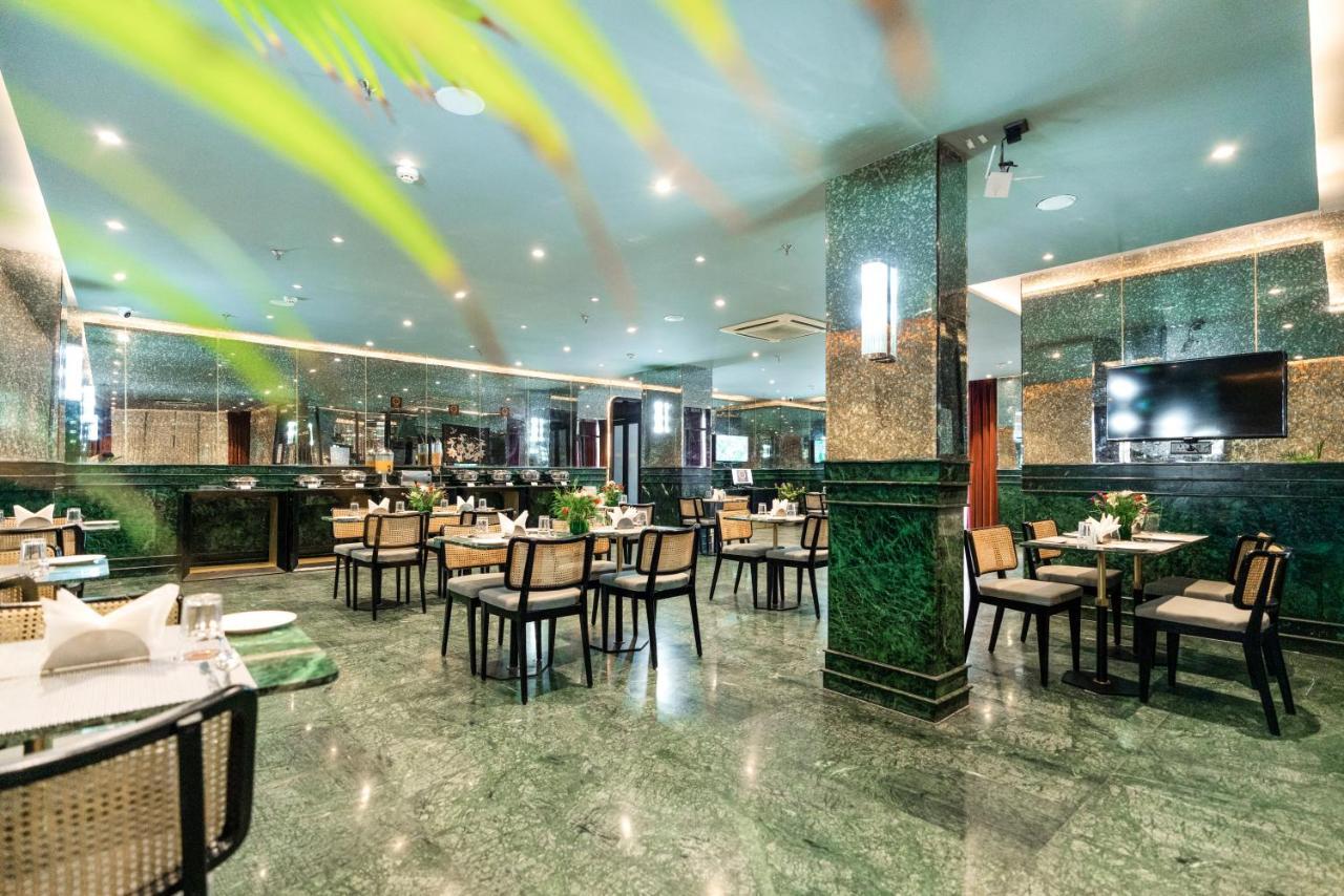 Foxoso Hotel, Delhi Airport Hotel 4*
