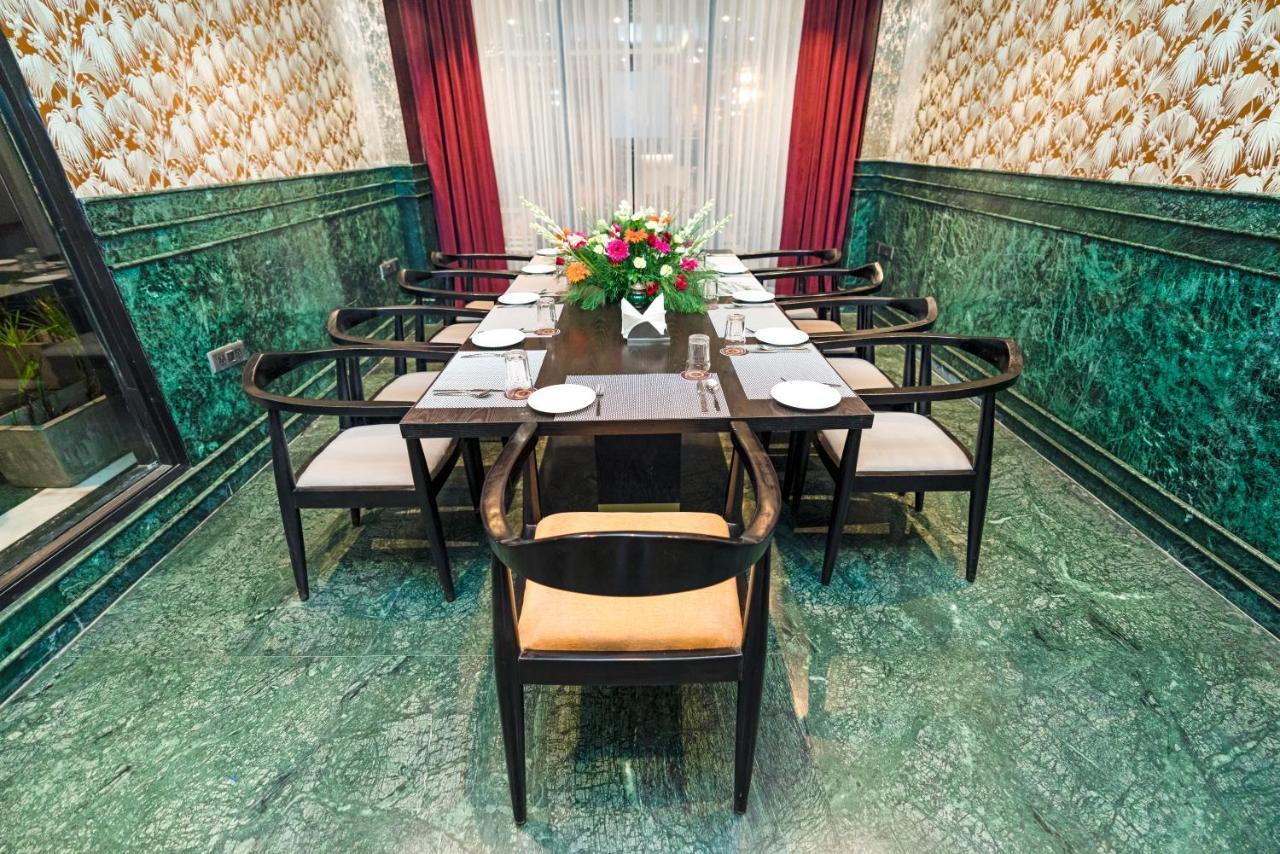 Foxoso Hotel, Delhi Airport 4*
