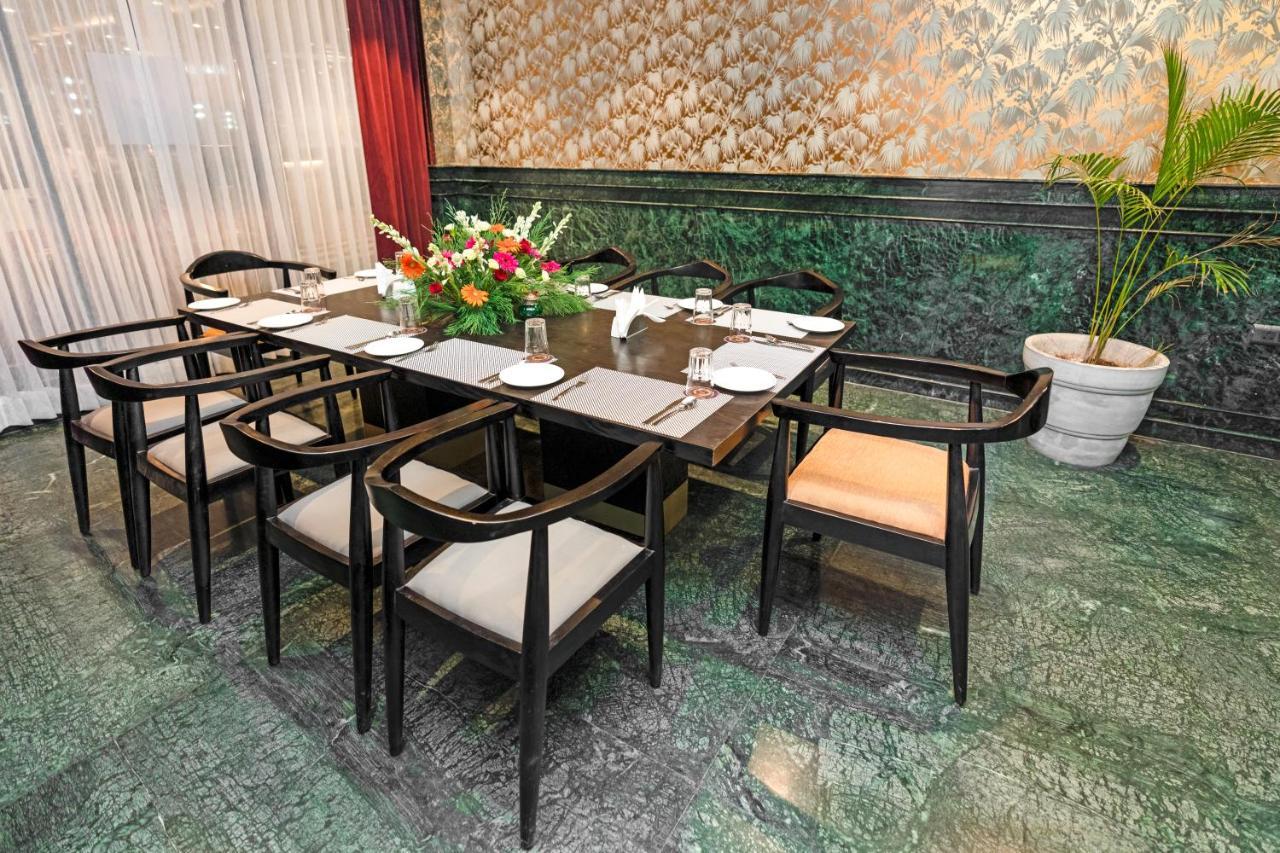 Foxoso Hotel, Delhi Airport Hotel 4*